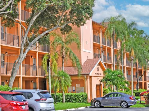 Condominium in Pembroke Pines FL 701 142nd Ave Ave 2.jpg