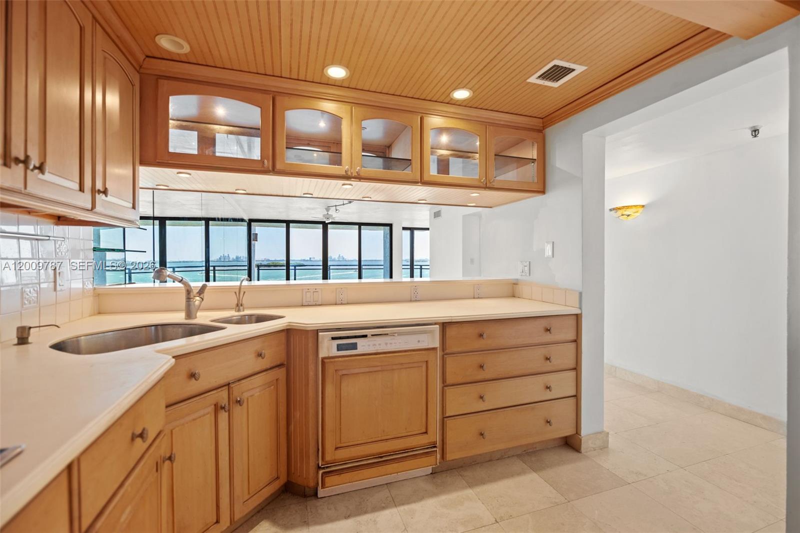 CORAL BAY RACQUET CLUB CO - Residential