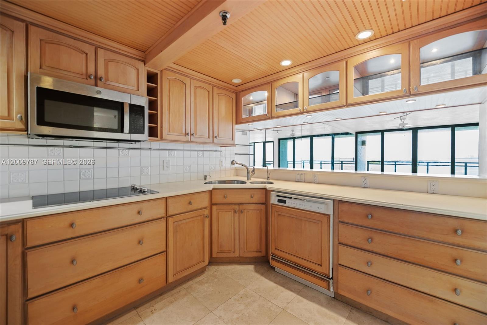 CORAL BAY RACQUET CLUB CO - Residential