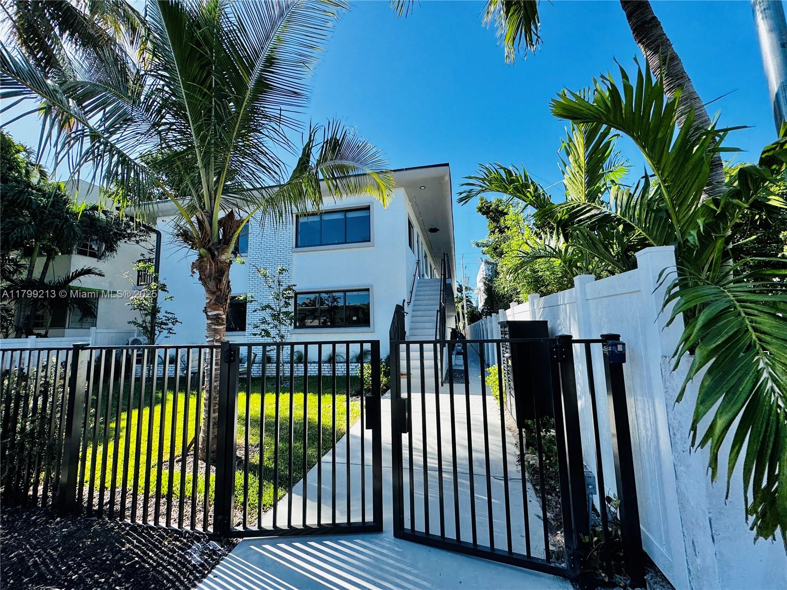 944 Jefferson Ave 10