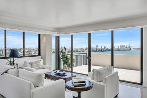 Photo of 540 Brickell Key Dr #1820, Miami, FL 33131 (MLS # A12076967)