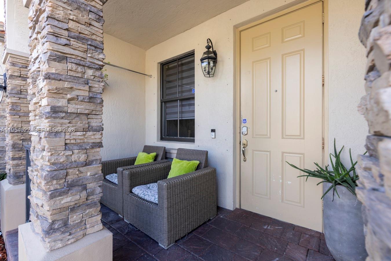 DORAL BREEZE - Residential