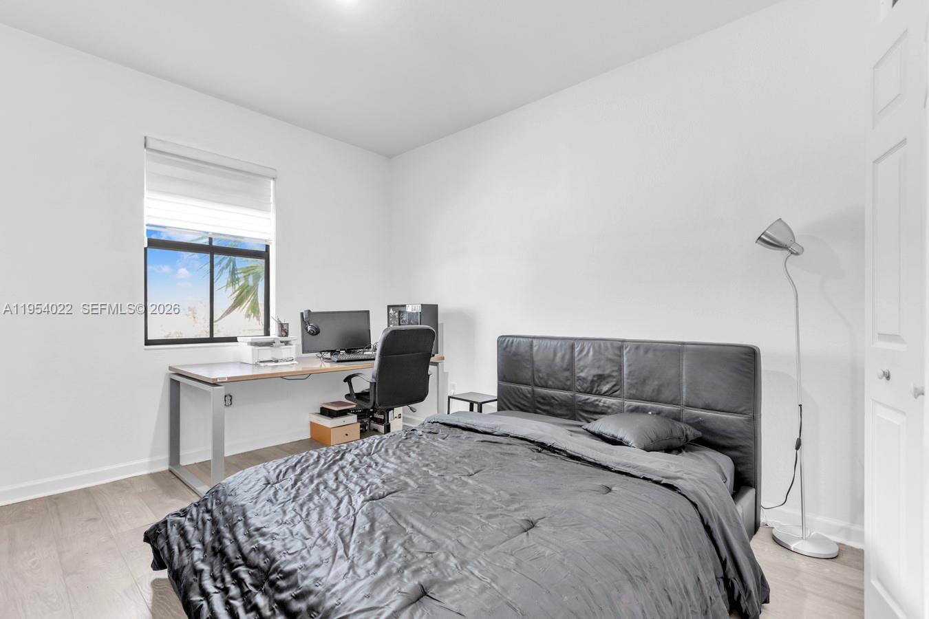 DORAL BREEZE - Residential