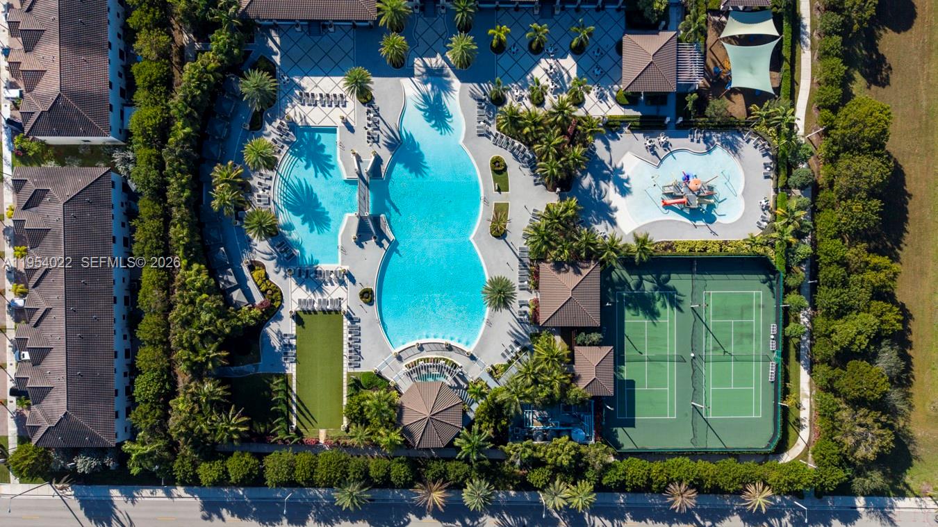 DORAL BREEZE - Residential