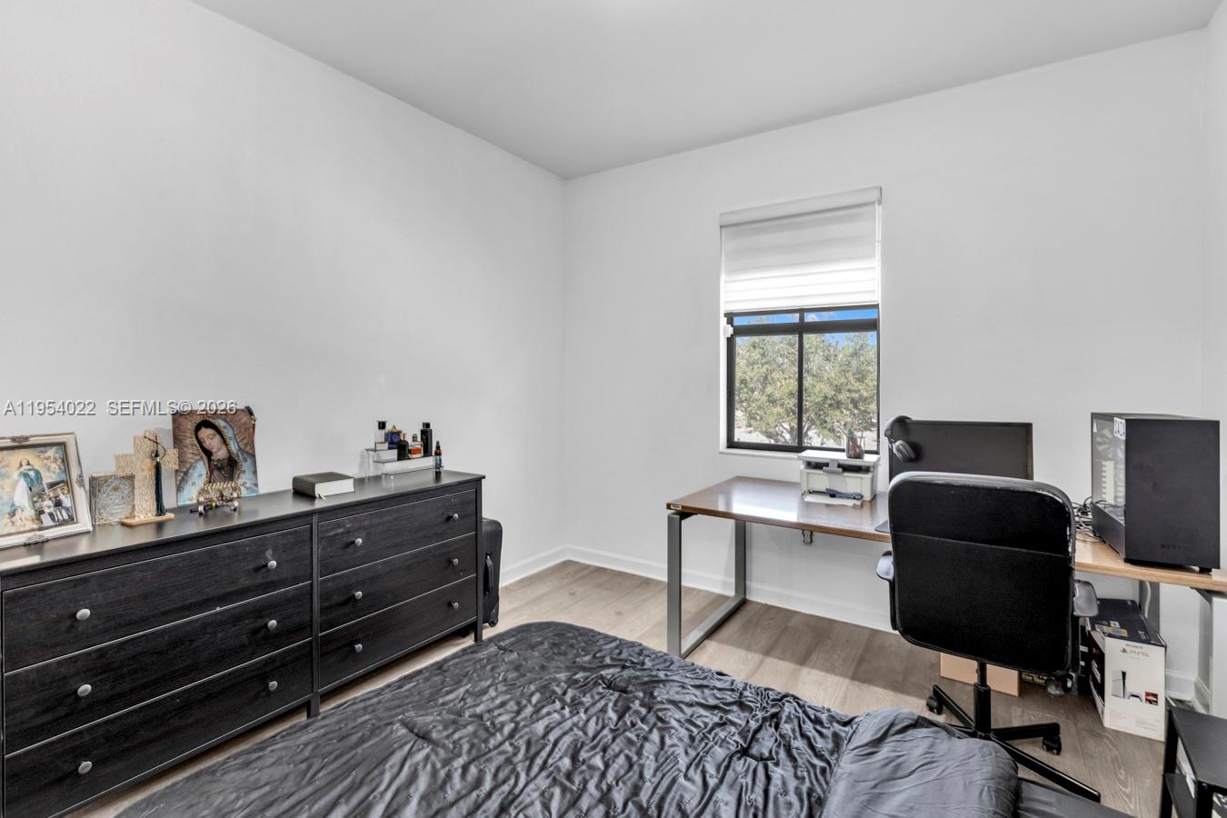 DORAL BREEZE - Residential