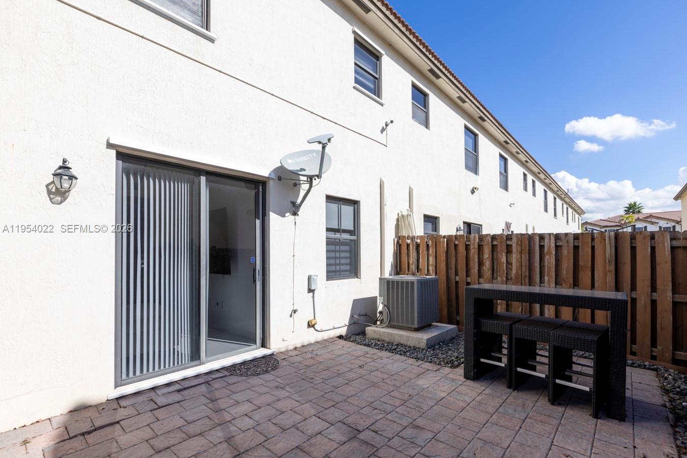 DORAL BREEZE - Residential