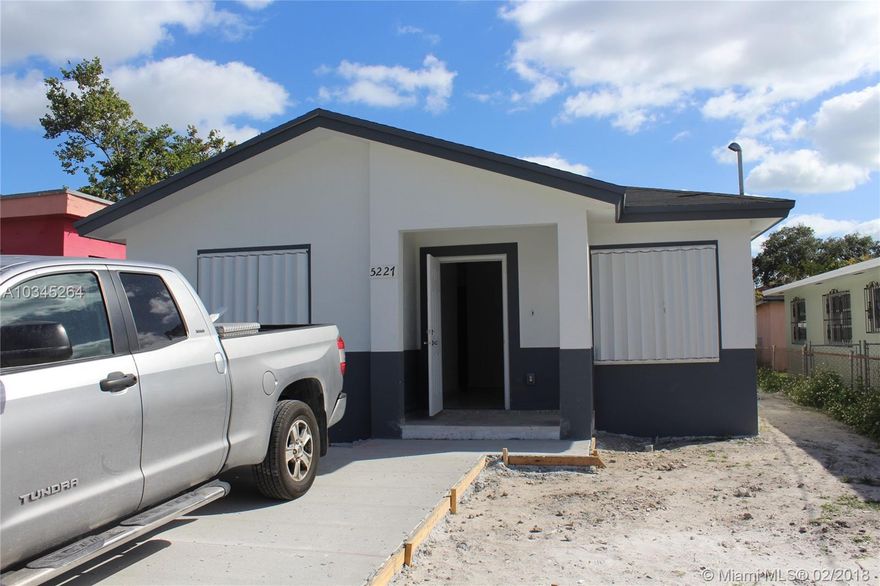 NEW  HOUSE UNDER CONSTRUCTION. 3 BEDROOM 2 BATH, STAINLESS STEEL APPLIANCES, WOOD CABINETS WITH GRANITE COUNTER TOPS. PROPERTY SHOULD BE COMPLETED APPROX BY MARCH 15,2018