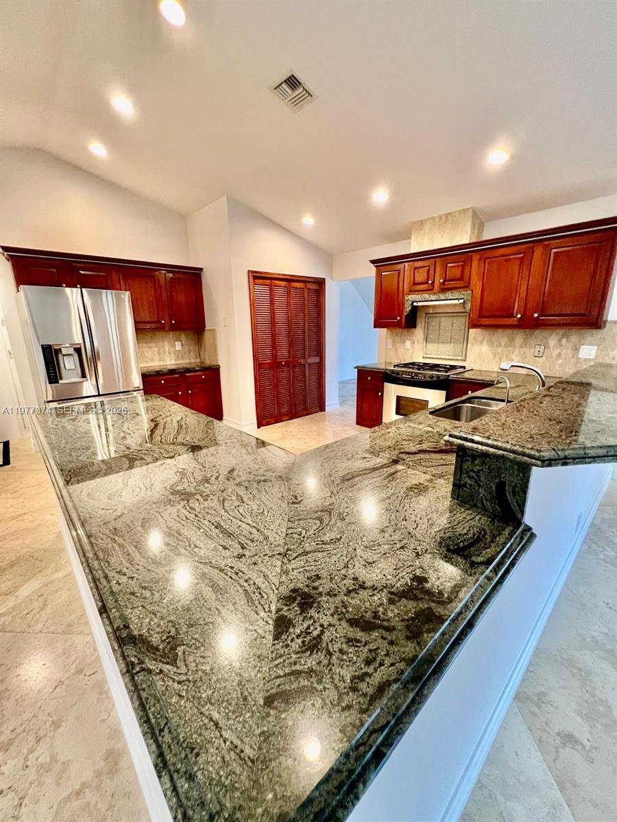 BUENAVISTA - Residential Lease