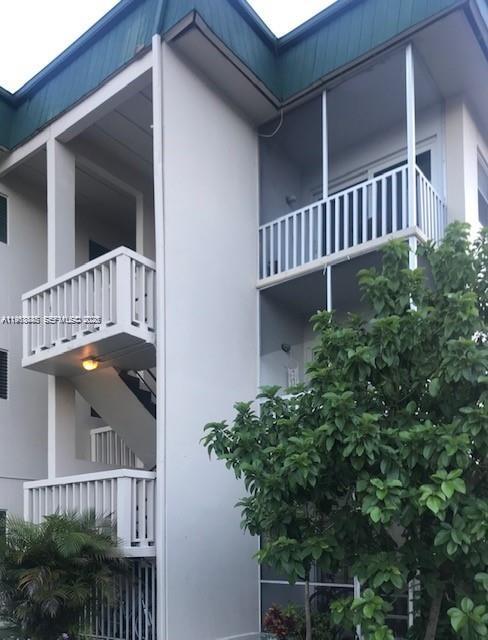 SEVENTEENTH GREEN CONDO - Residential