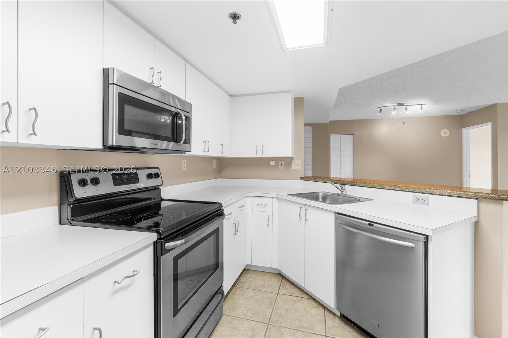2351 Douglas Rd 611