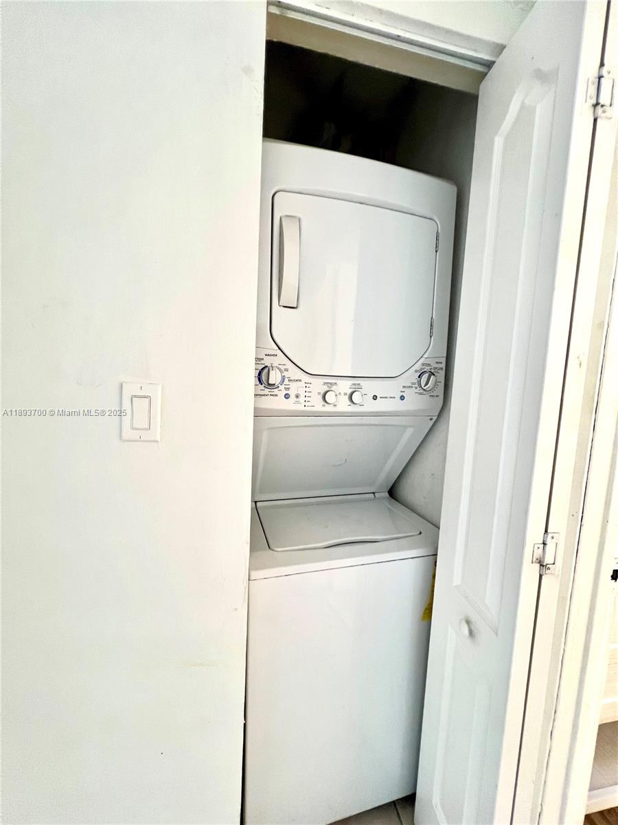FONTAINEBLEAU GARDENS CON - Residential Lease