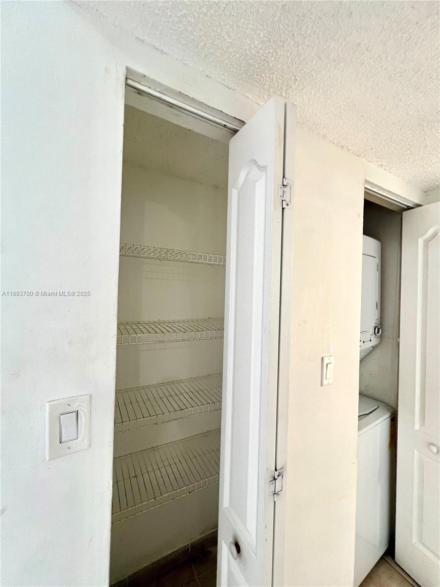 FONTAINEBLEAU GARDENS CON - Residential Lease