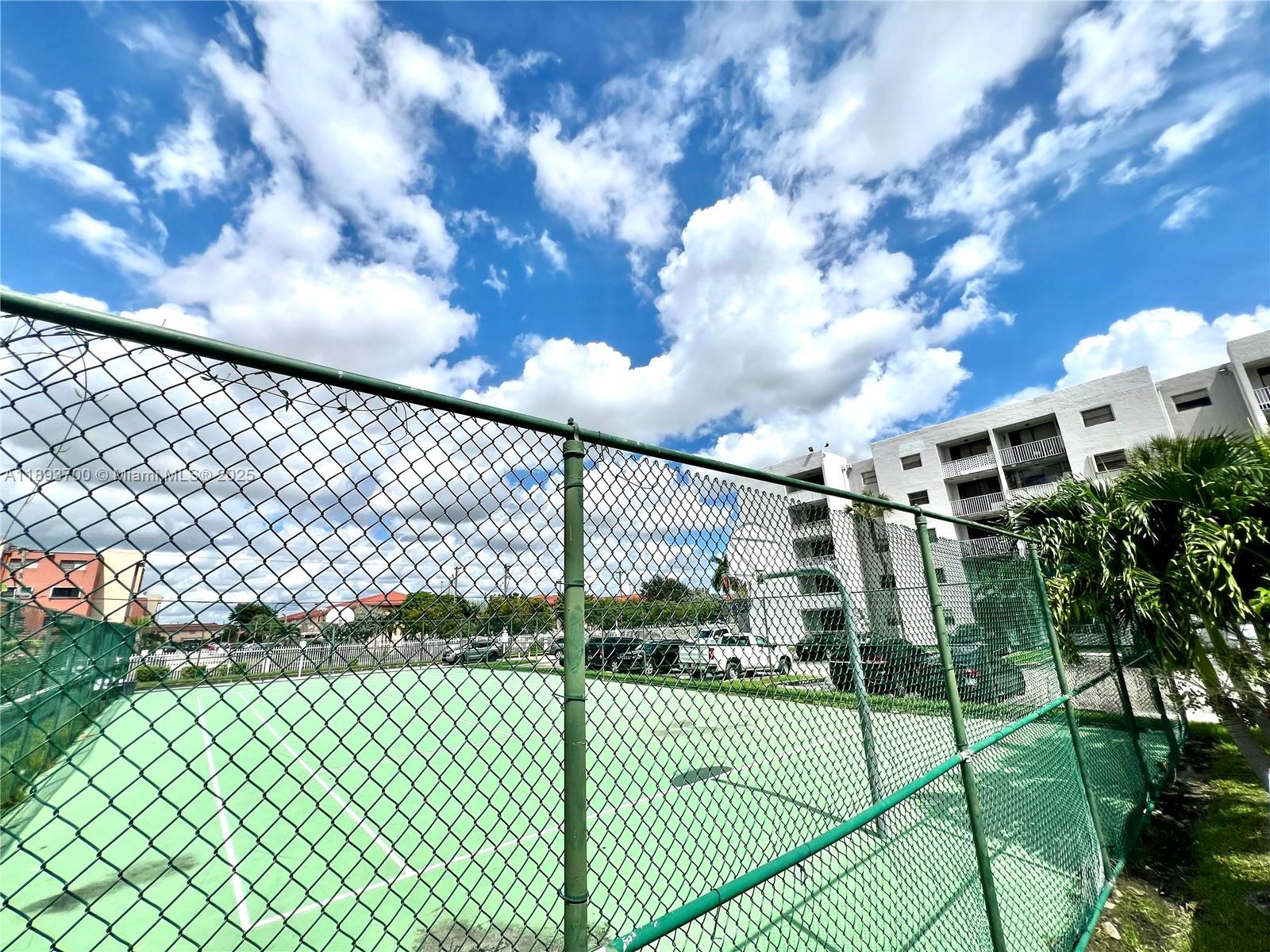 FONTAINEBLEAU GARDENS CON - Residential Lease