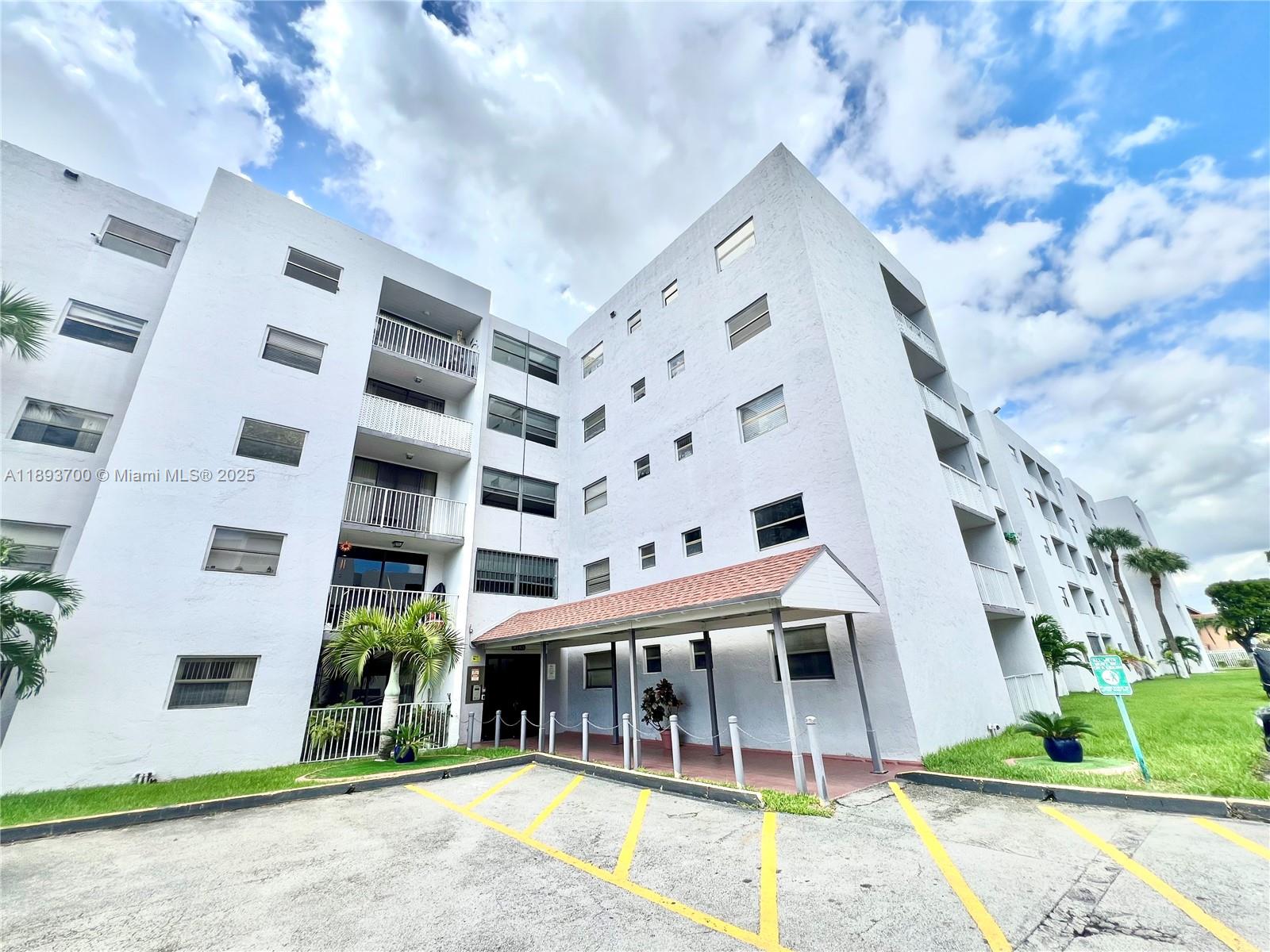 FONTAINEBLEAU GARDENS CON - Residential Lease