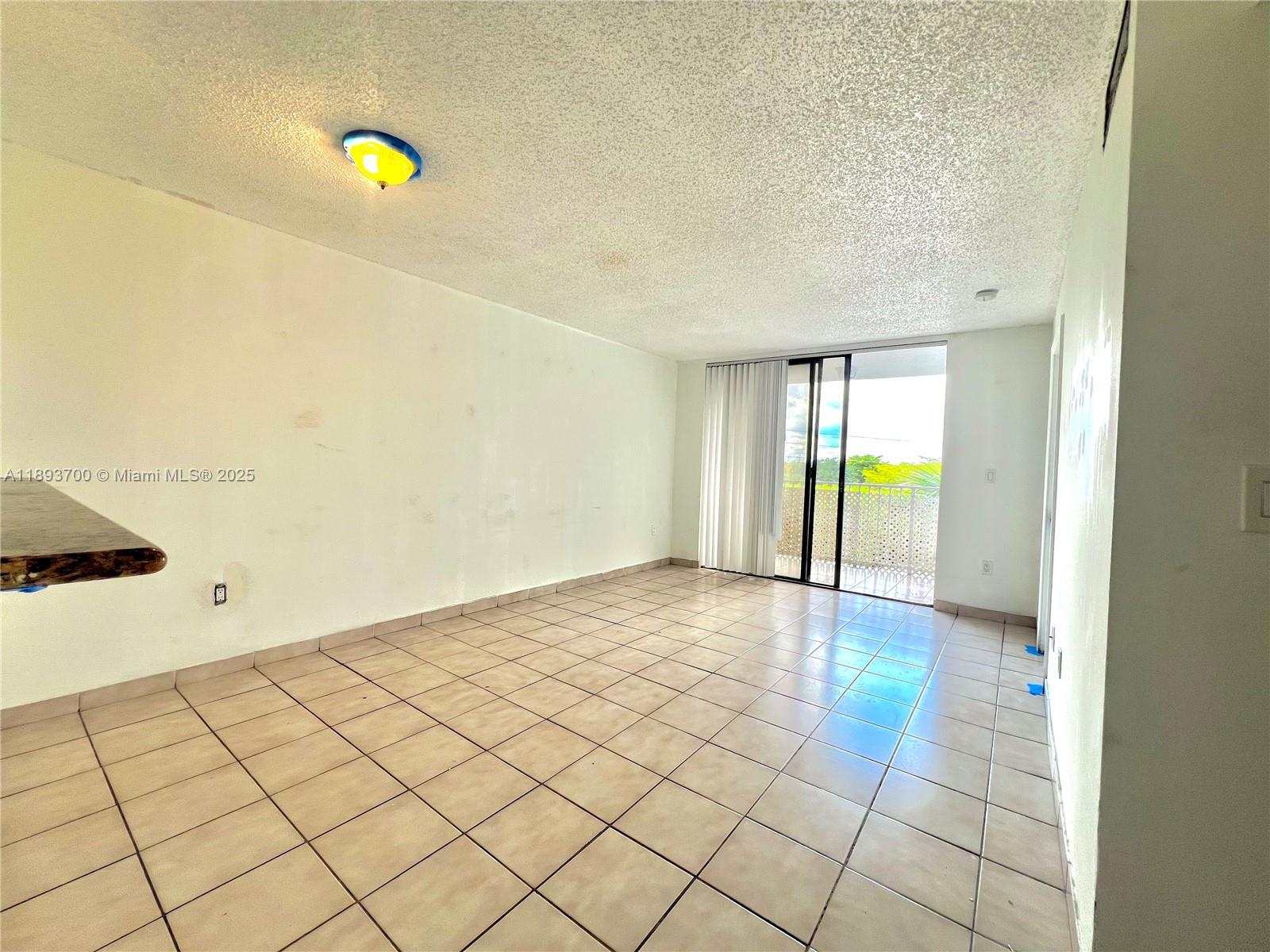 FONTAINEBLEAU GARDENS CON - Residential Lease