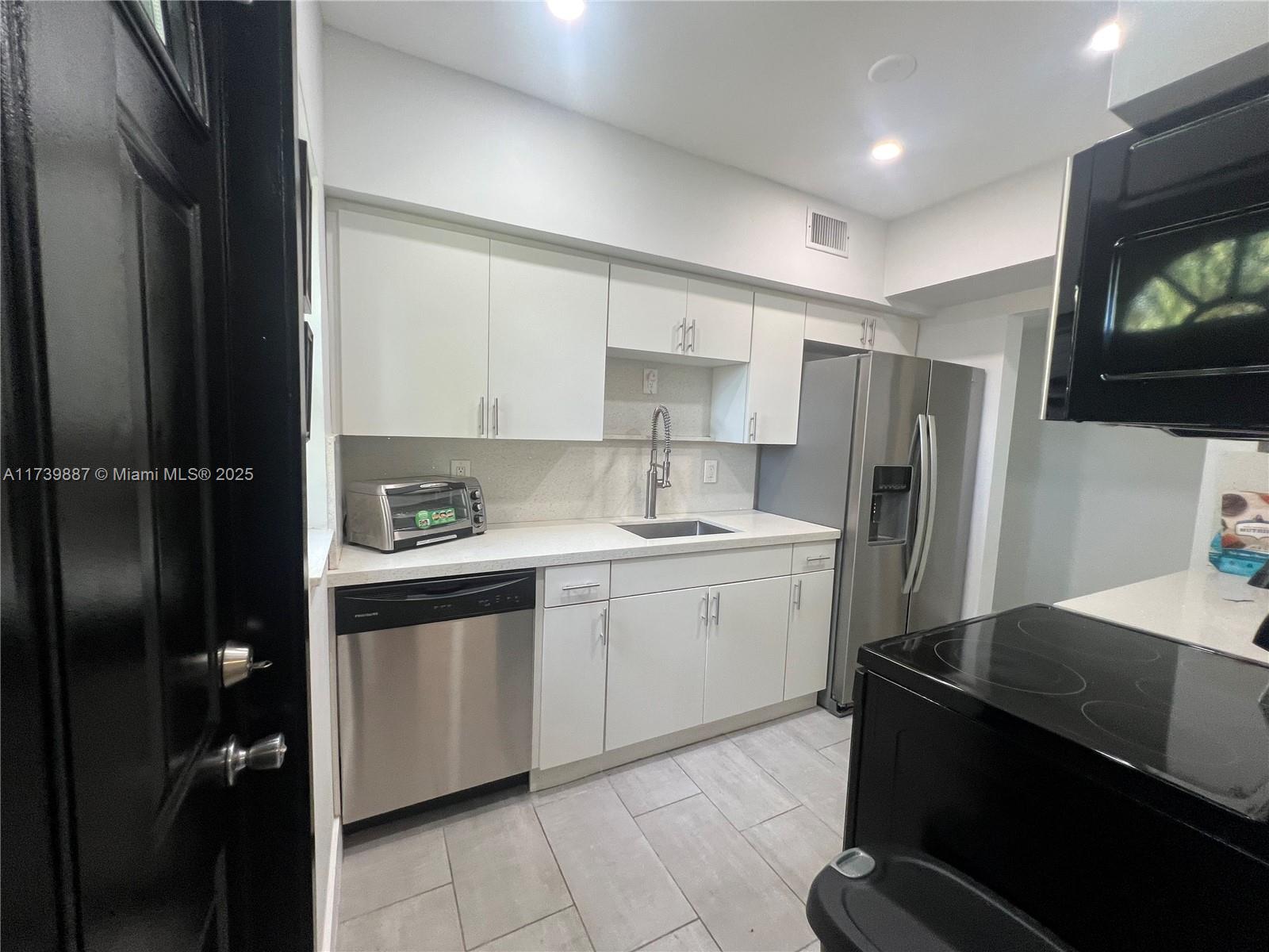 RIVIERA ESTATES 1ST ADDN - Residential Lease