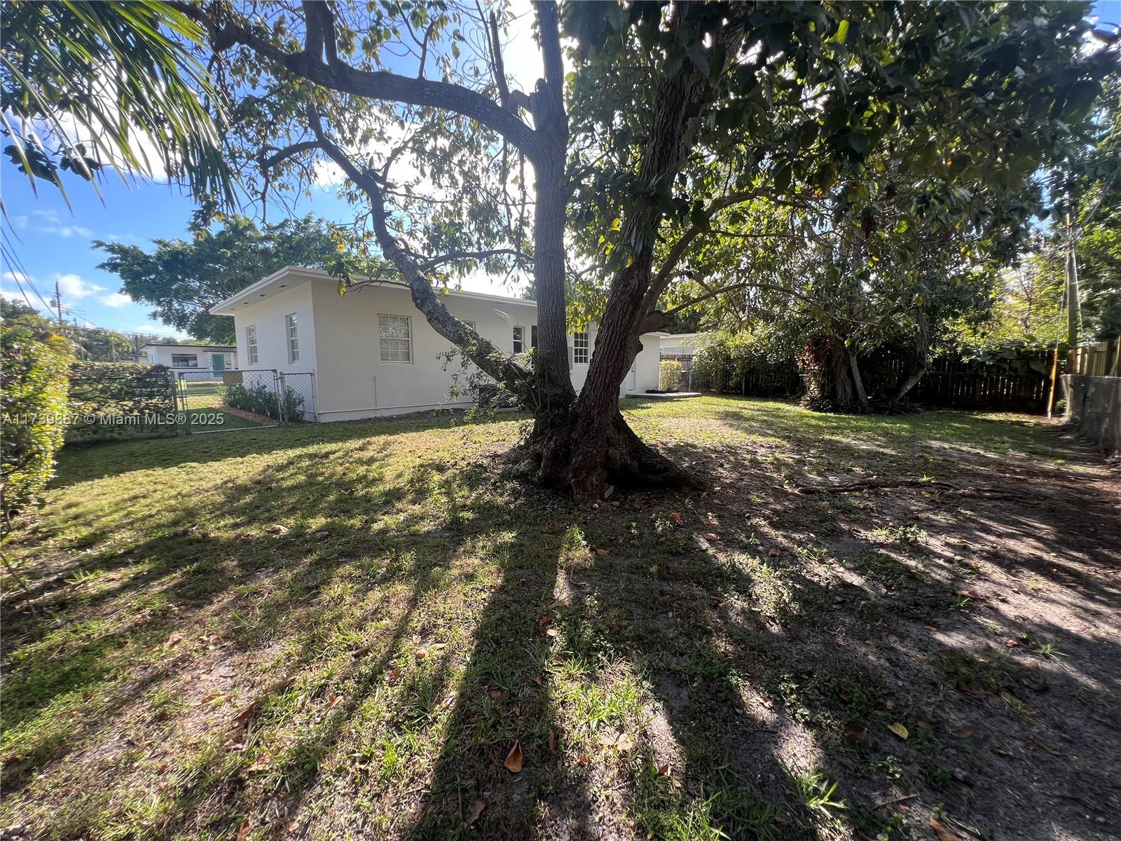 RIVIERA ESTATES 1ST ADDN - Residential Lease