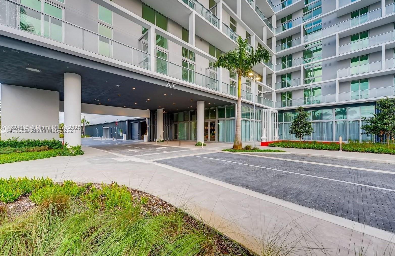 2000 Metropica Way 605