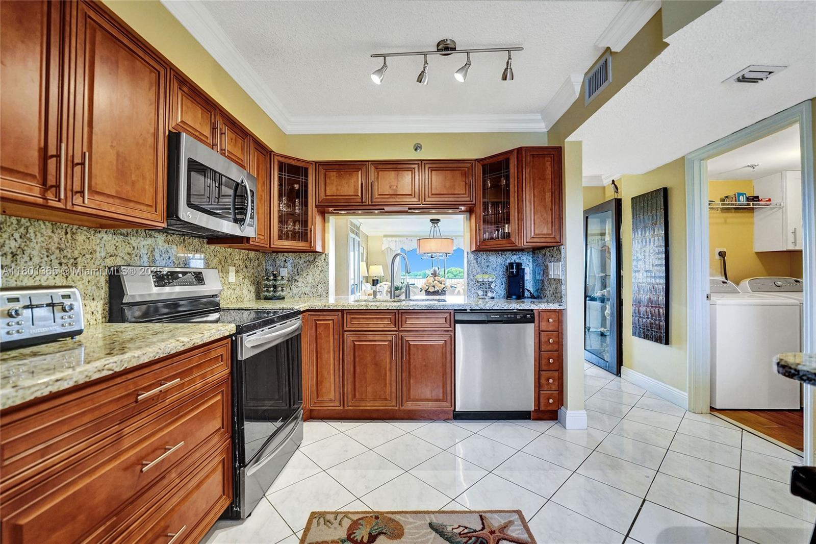 2206 S Cypress Bend Dr 408