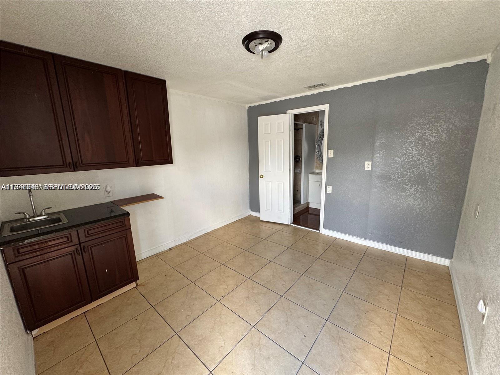 ACME GULFAIR 2ND ADDN - Residential Lease