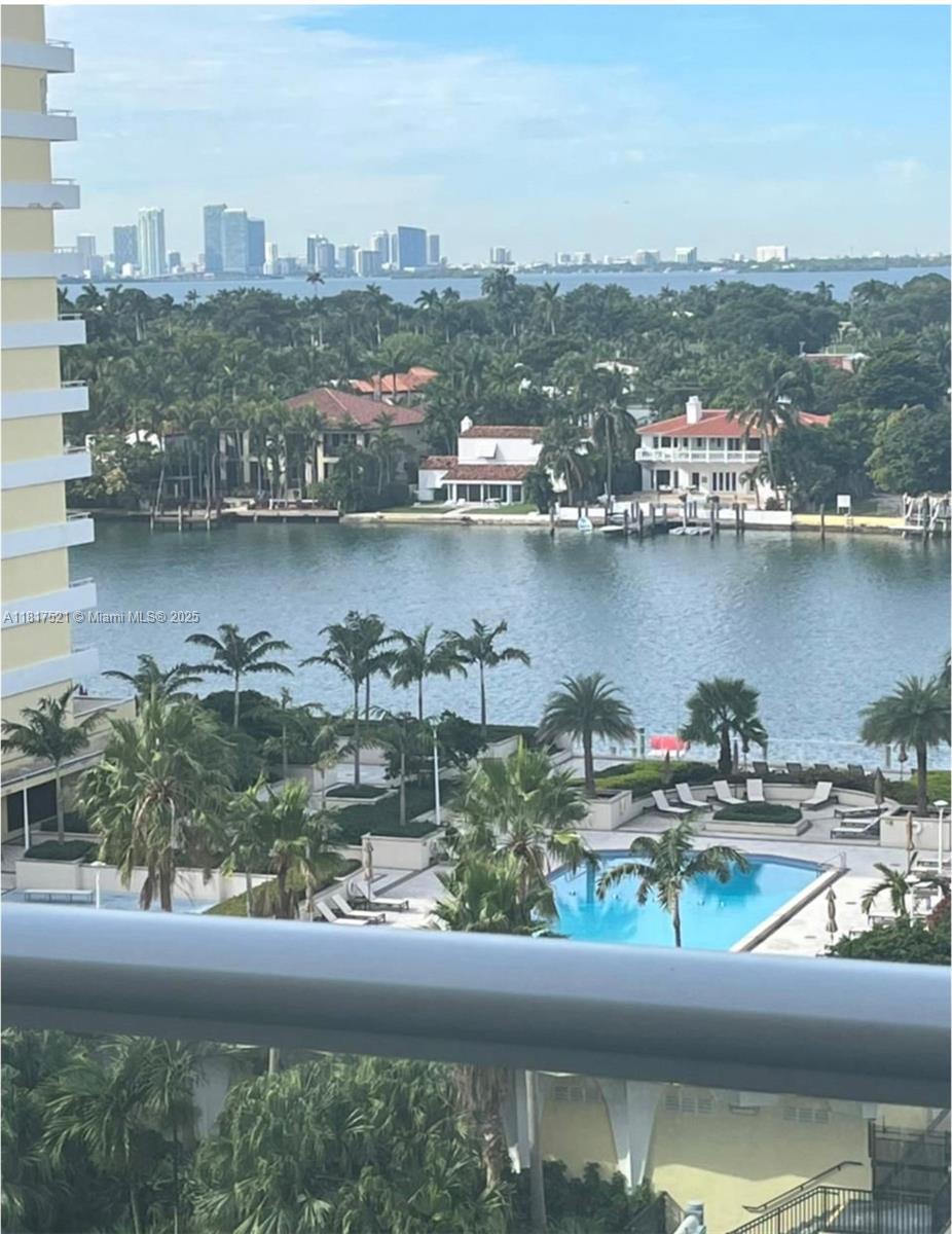 5601 Collins Ave 923