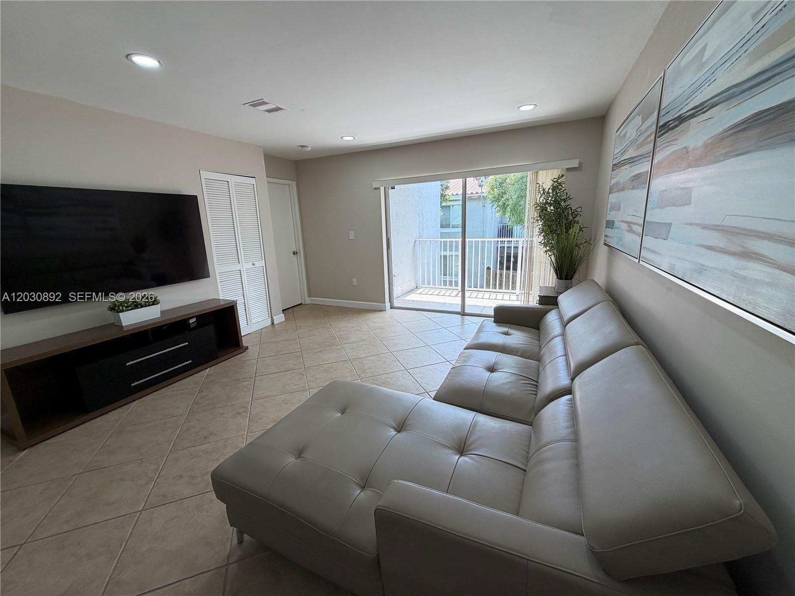 4712 NW 114th Ave 202