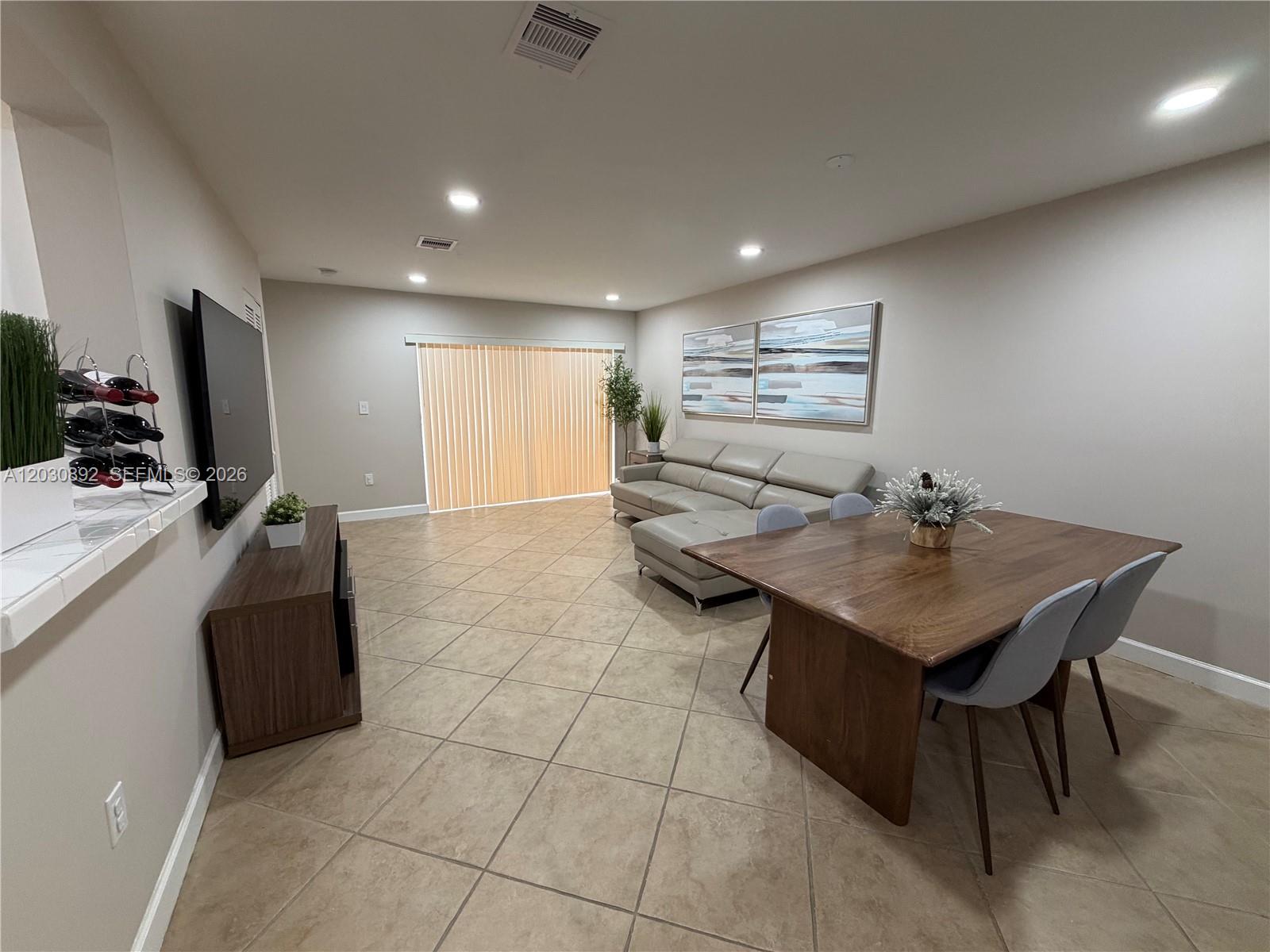 4712 NW 114th Ave 202