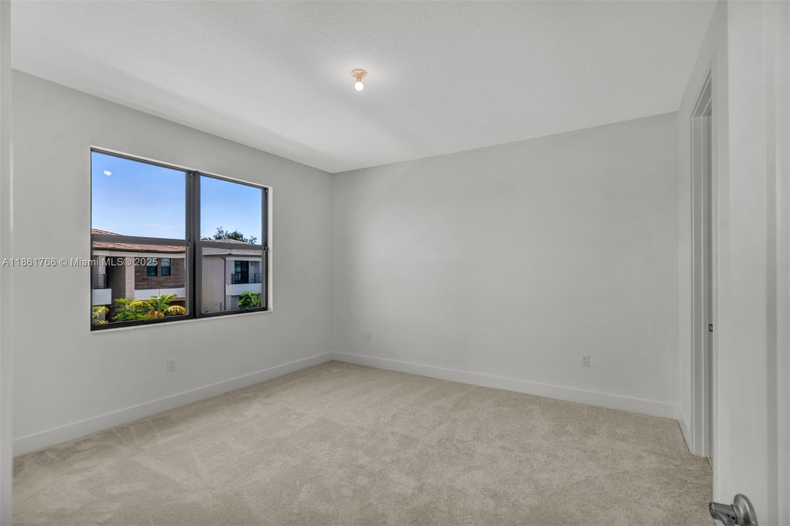 LOTUS PALM - Residential