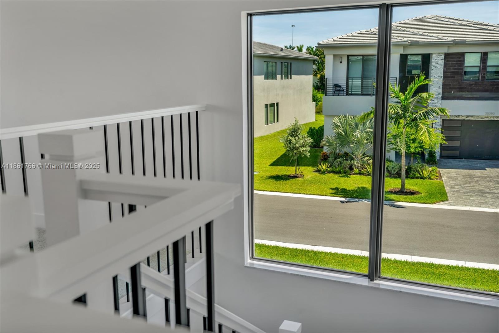 LOTUS PALM - Residential