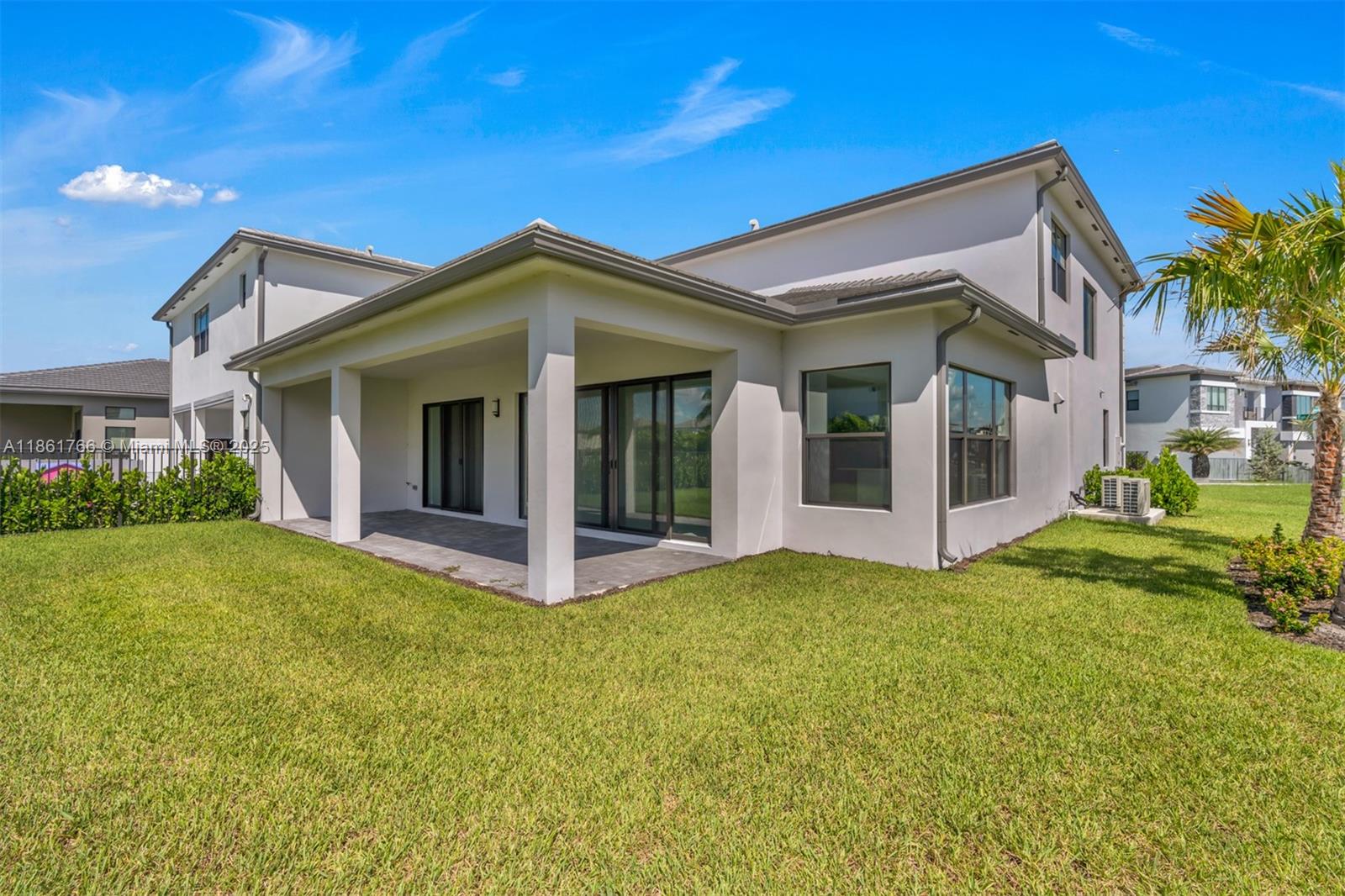 LOTUS PALM - Residential