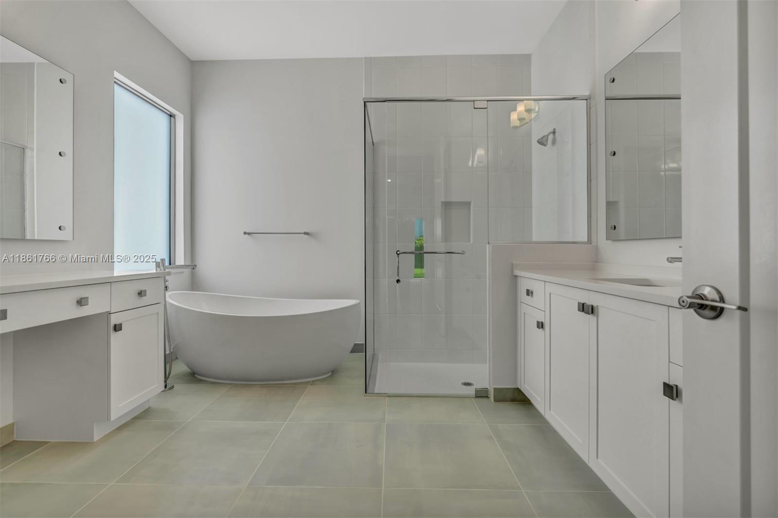 LOTUS PALM - Residential