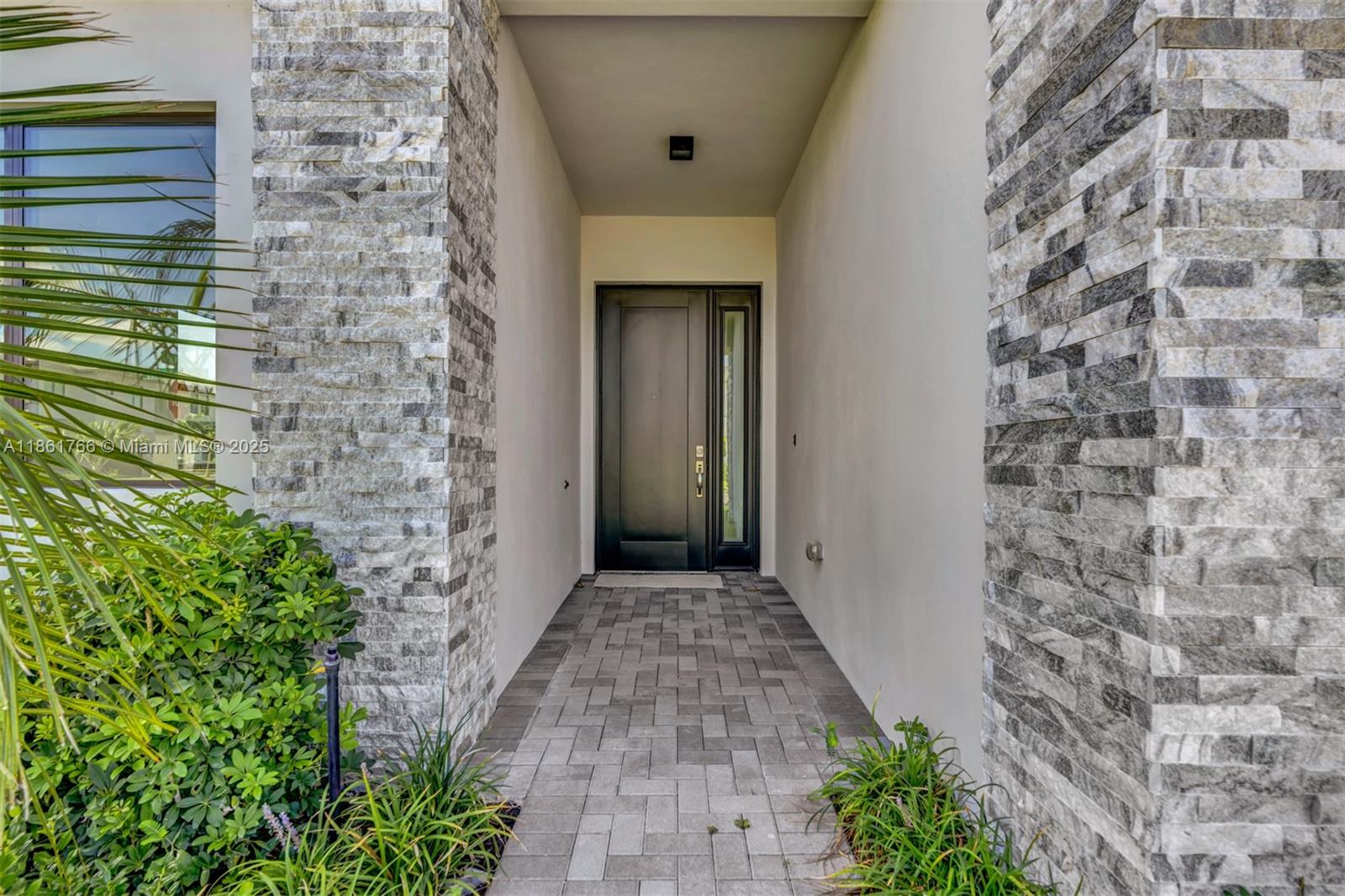LOTUS PALM - Residential