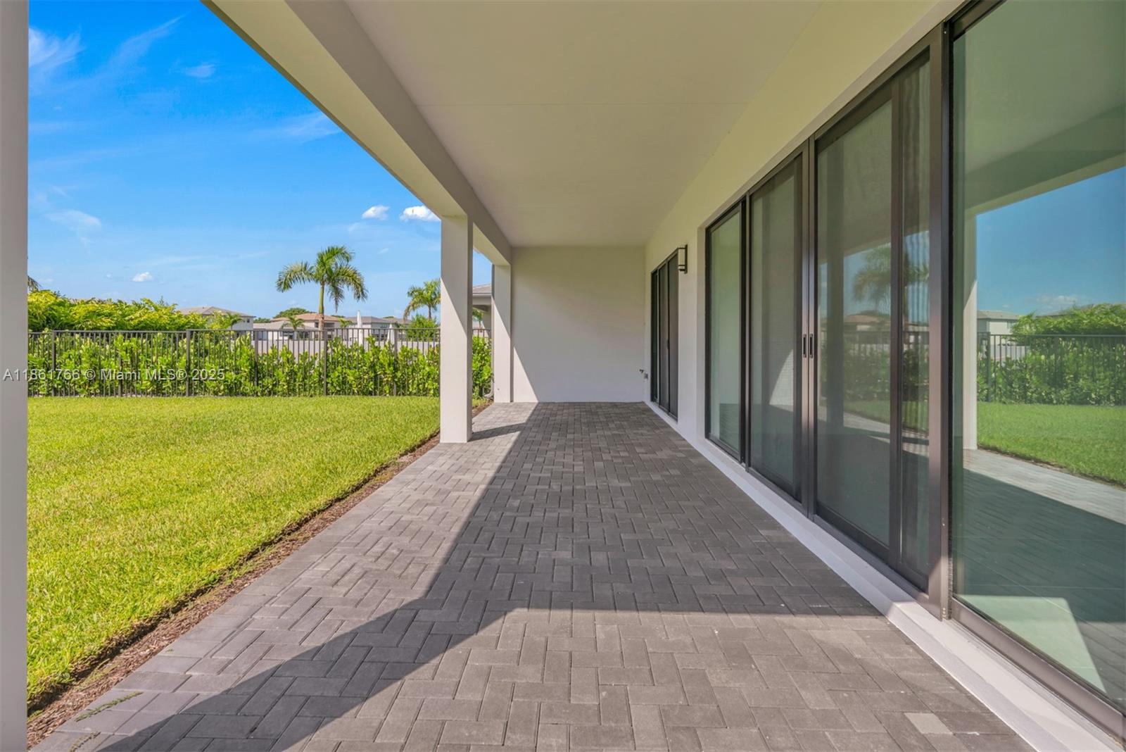 LOTUS PALM - Residential