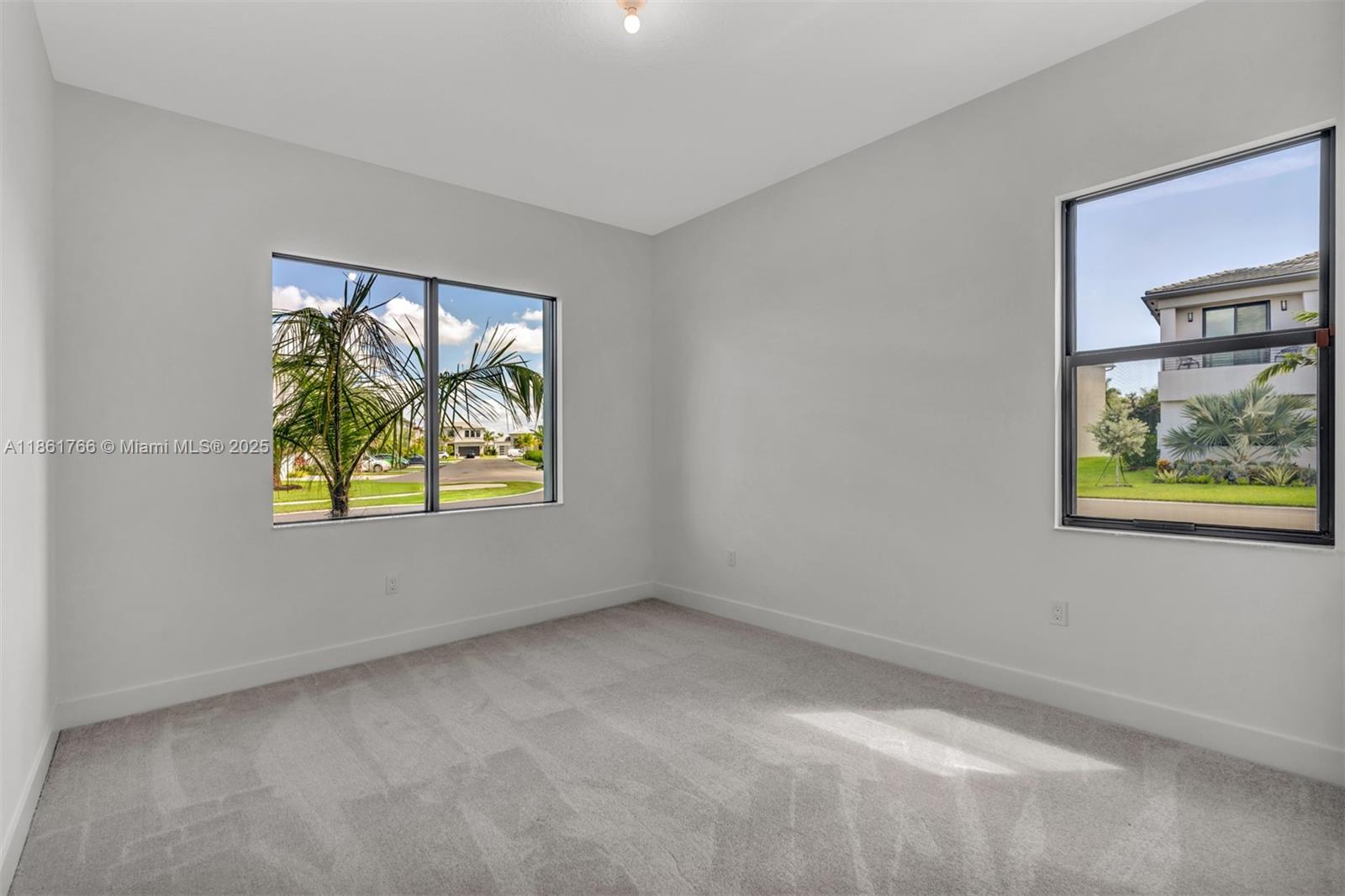 LOTUS PALM - Residential