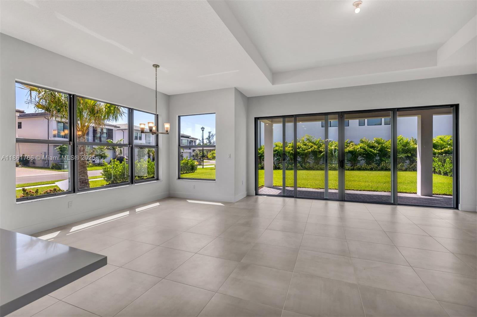 LOTUS PALM - Residential
