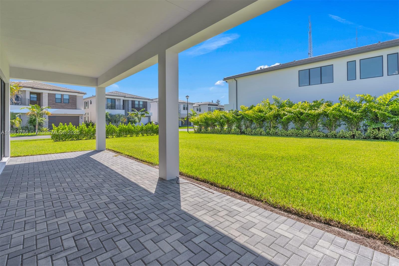 LOTUS PALM - Residential