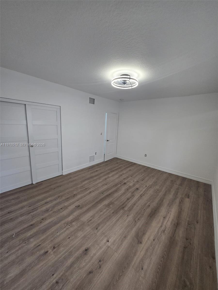 1701 N Treasure Dr 5