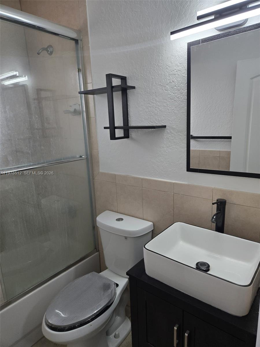 1701 N Treasure Dr 5