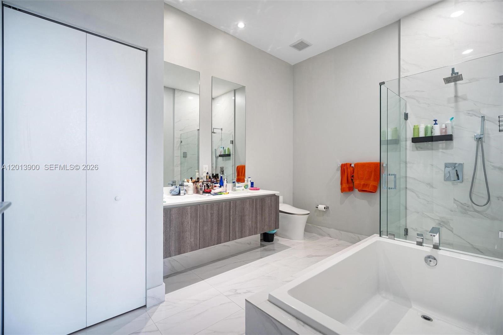 801 SMA RESIDENCES CONDO - Residential