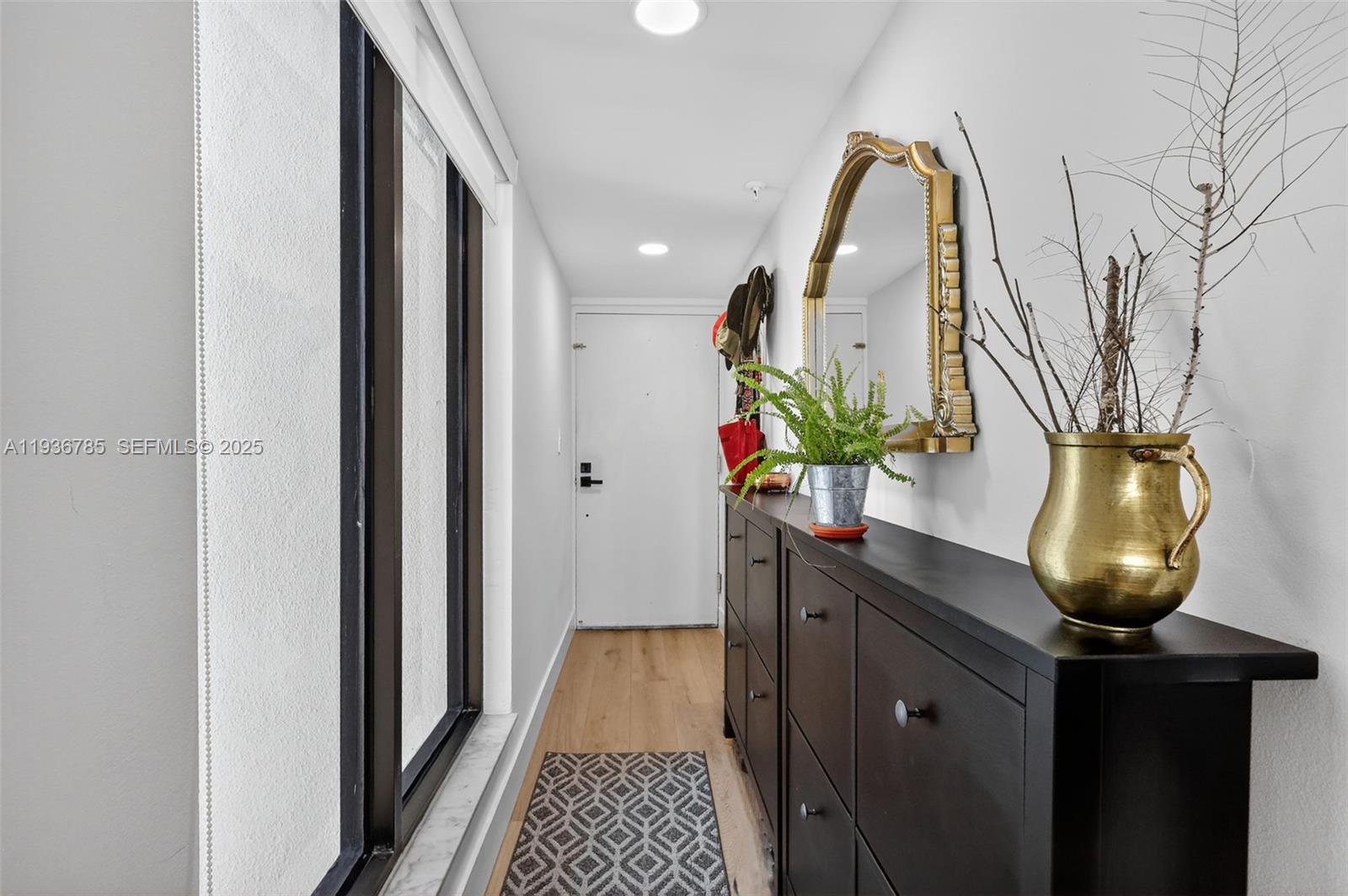 911 E Ponce De Leon Blvd 1504