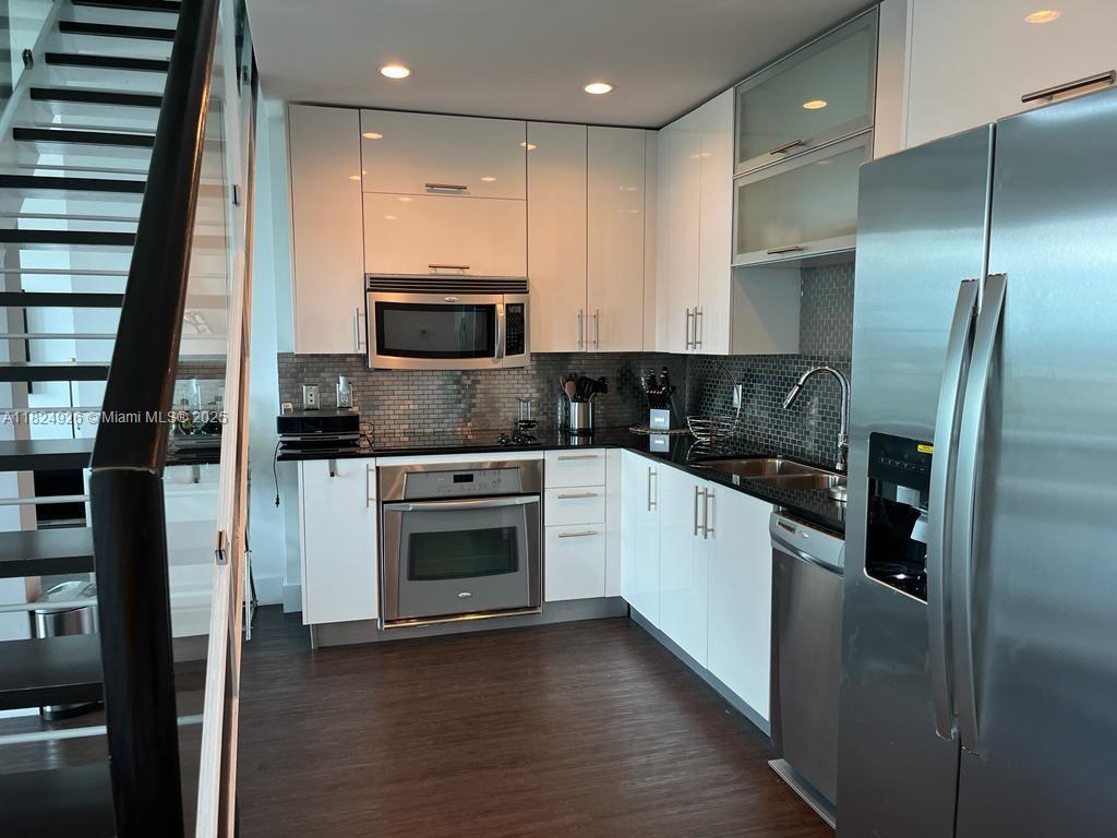 60 SW 13th St 4607