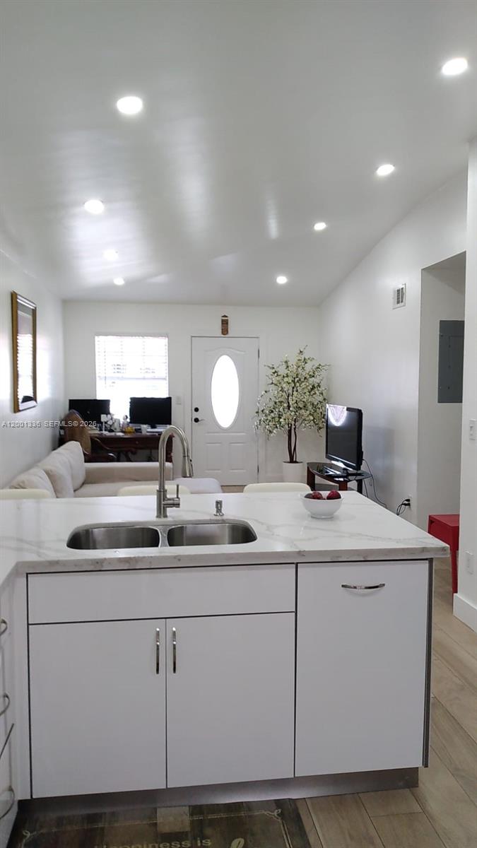 GALERIA II CONDO - Residential