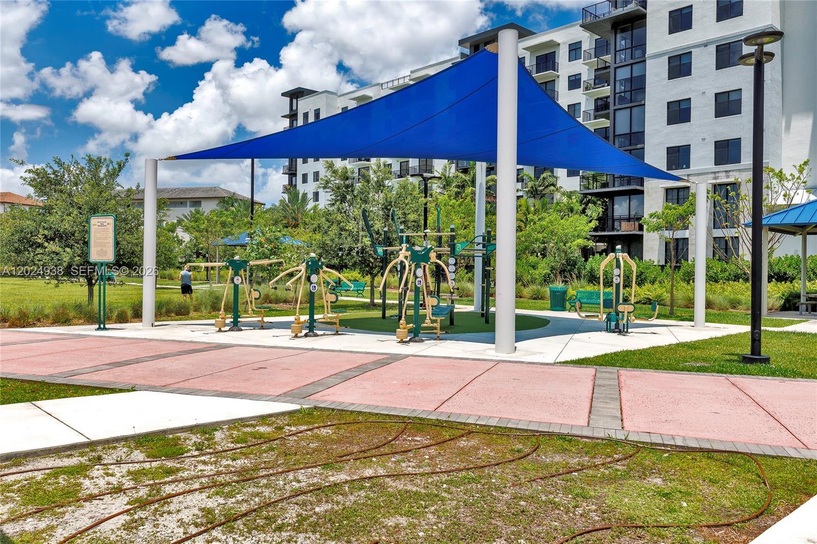 DOWNTOWN DORAL SOUTH PHAS - Residential