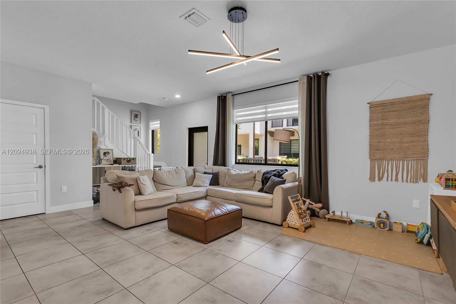 DOWNTOWN DORAL SOUTH PHAS - Residential