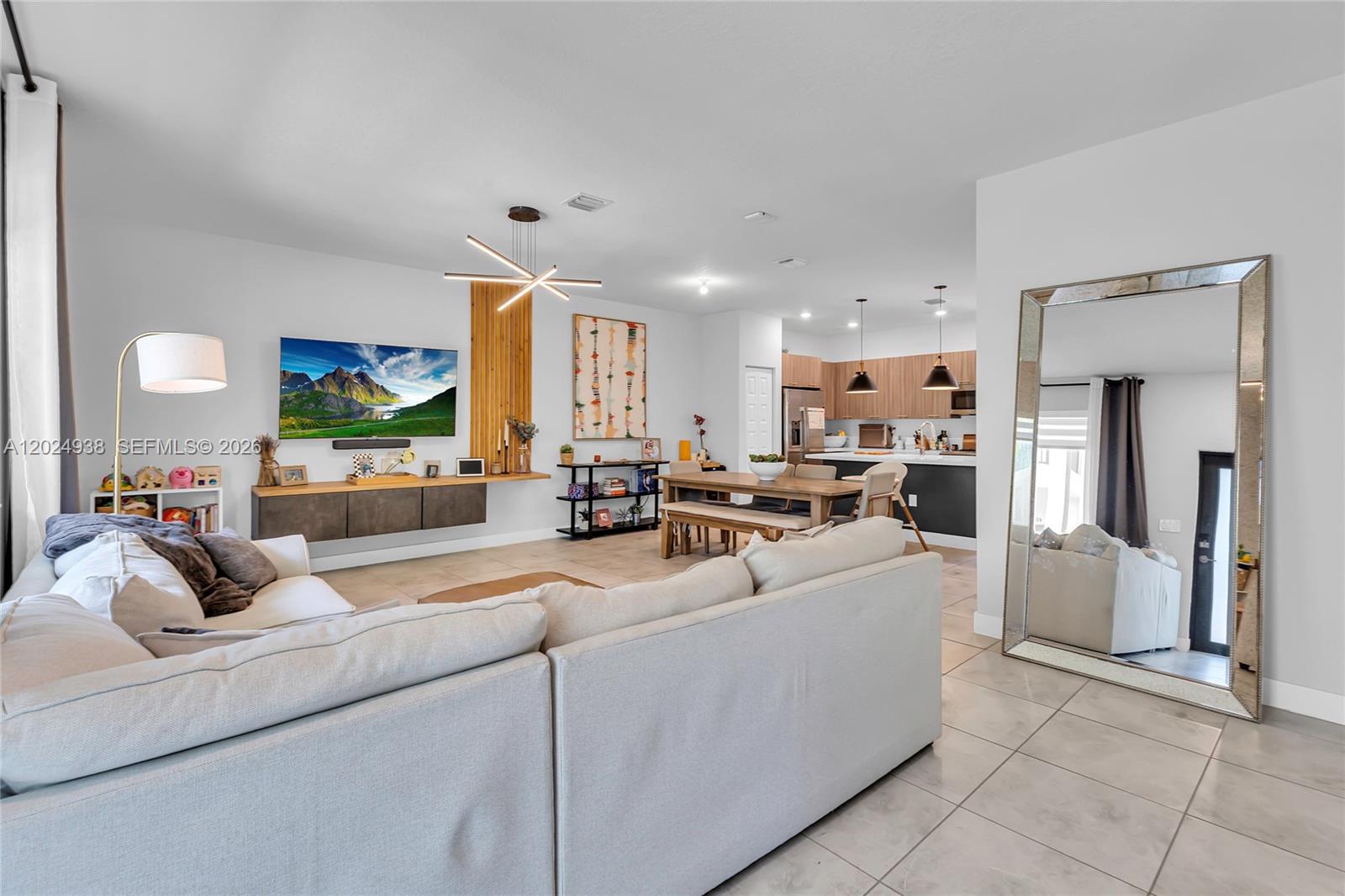 DOWNTOWN DORAL SOUTH PHAS - Residential
