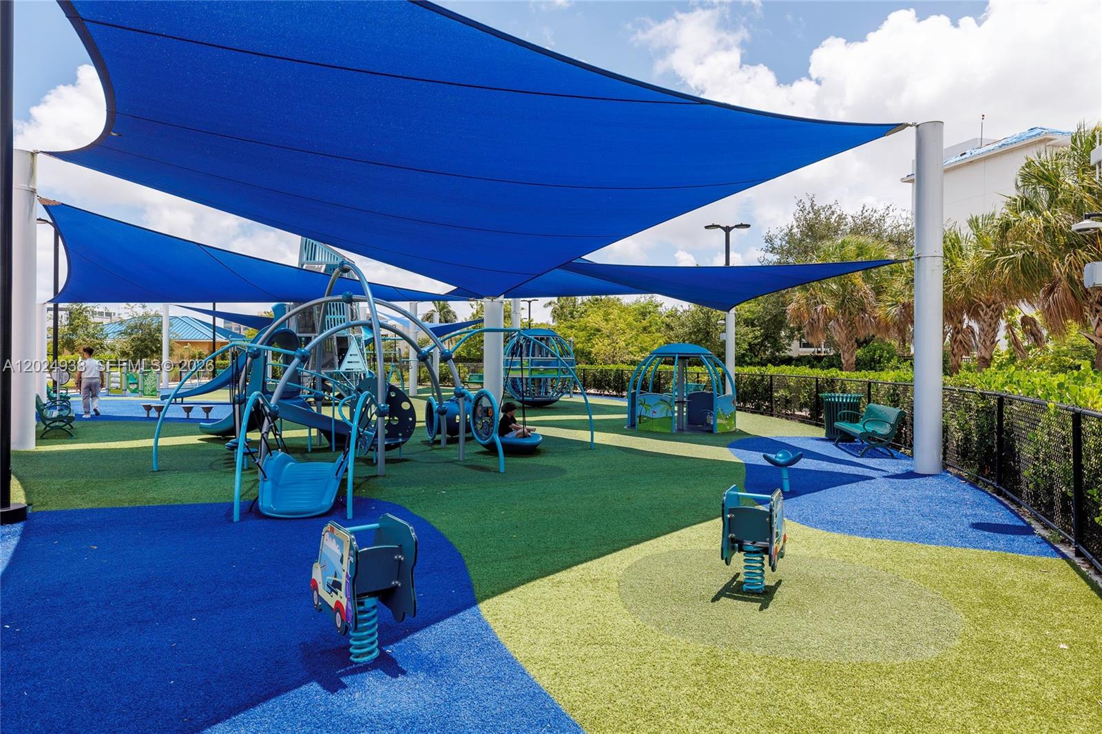 DOWNTOWN DORAL SOUTH PHAS - Residential