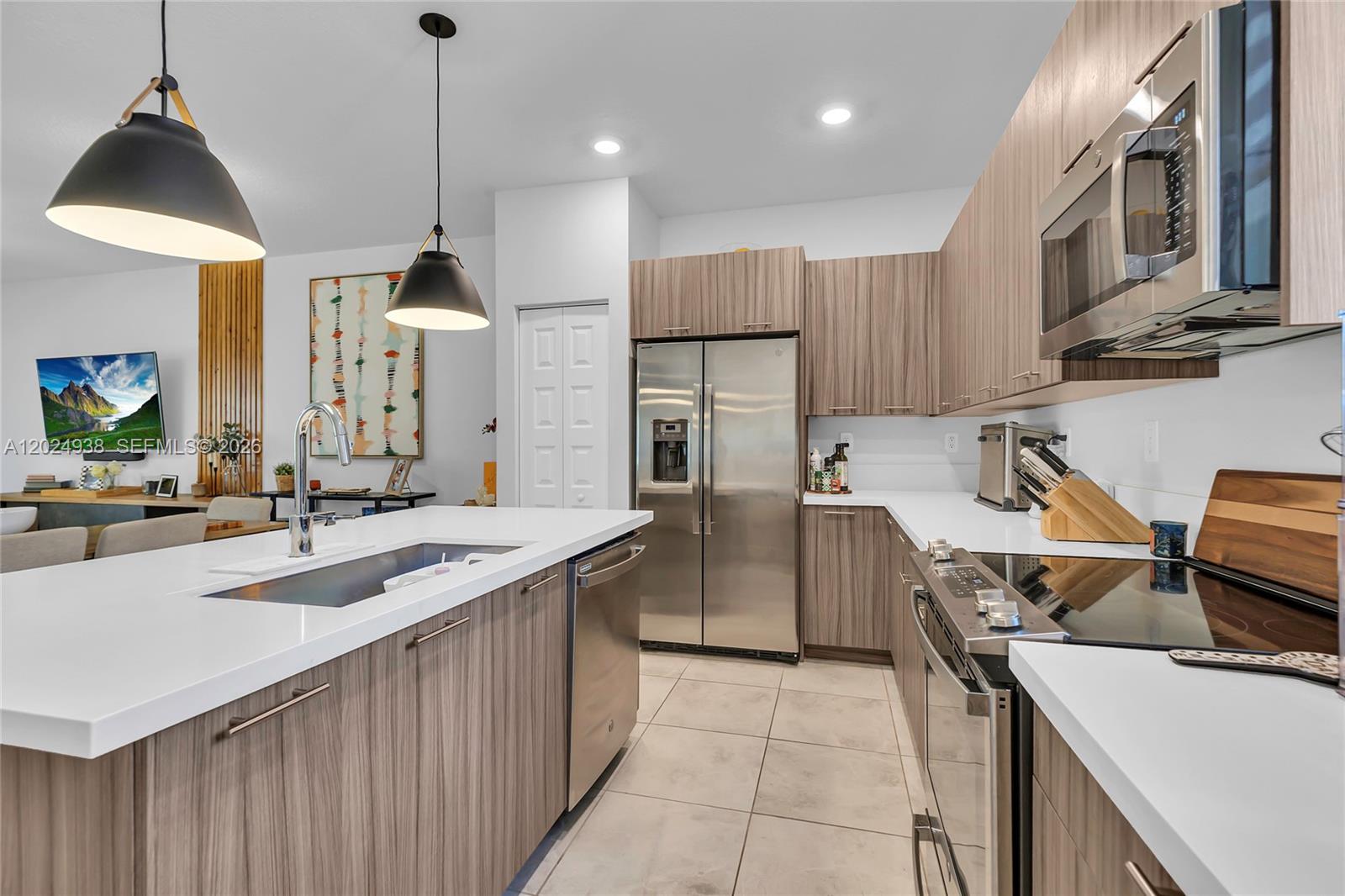 DOWNTOWN DORAL SOUTH PHAS - Residential