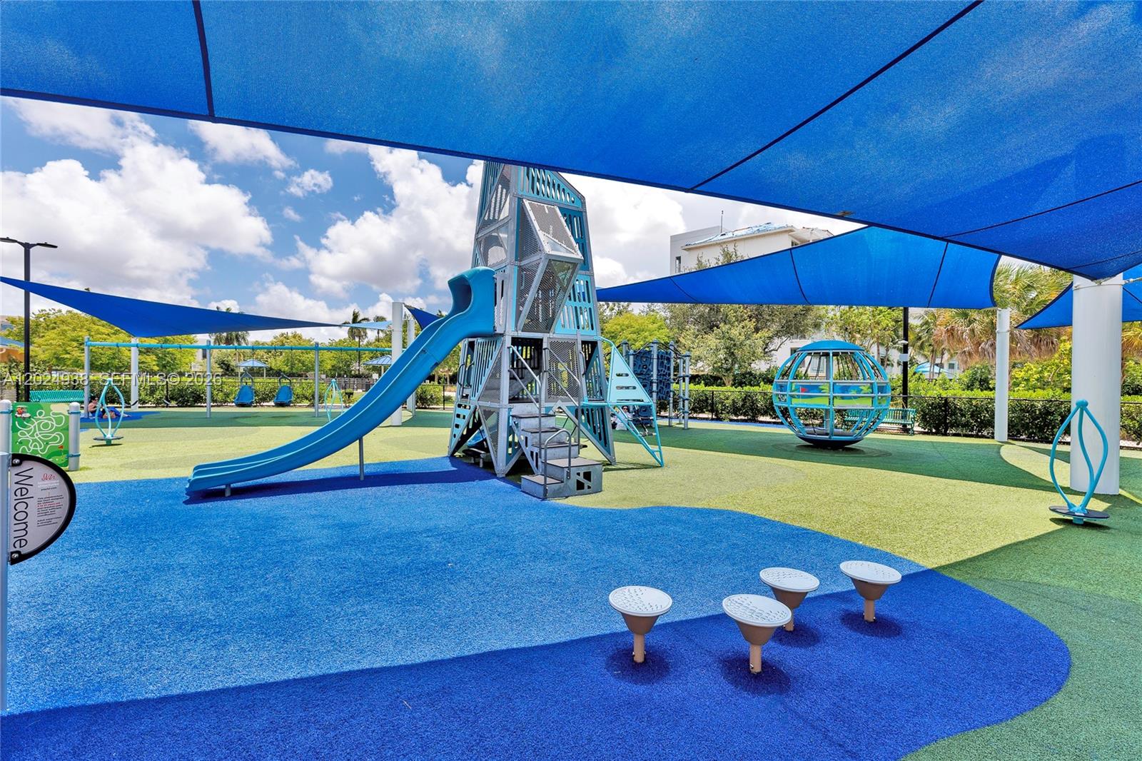 DOWNTOWN DORAL SOUTH PHAS - Residential