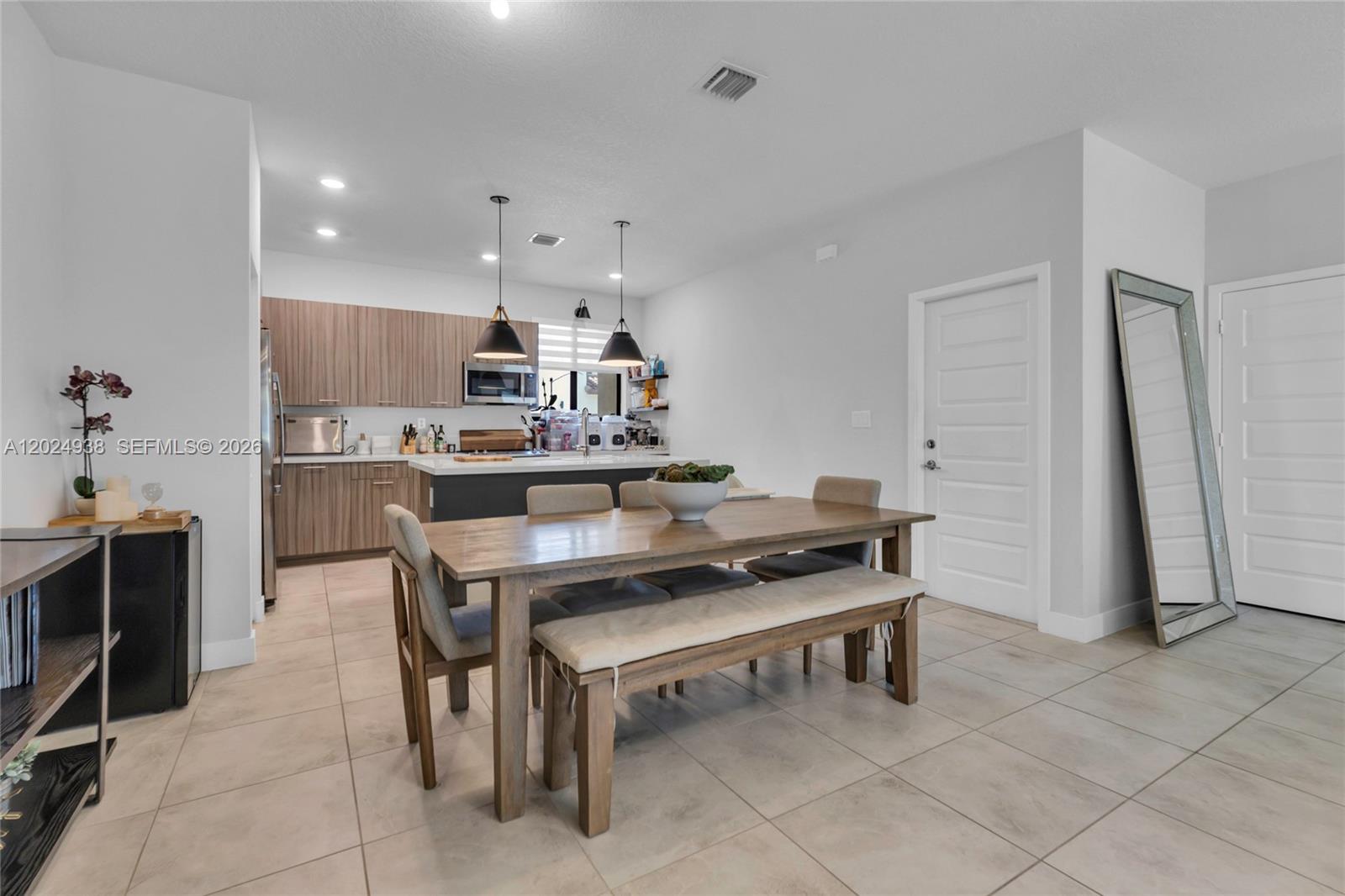 DOWNTOWN DORAL SOUTH PHAS - Residential