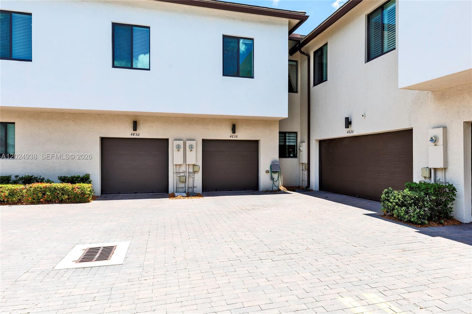 DOWNTOWN DORAL SOUTH PHAS - Residential